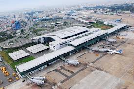 Sân bay Tân Sơn Nhất đóng một đường băng để sửa chữa